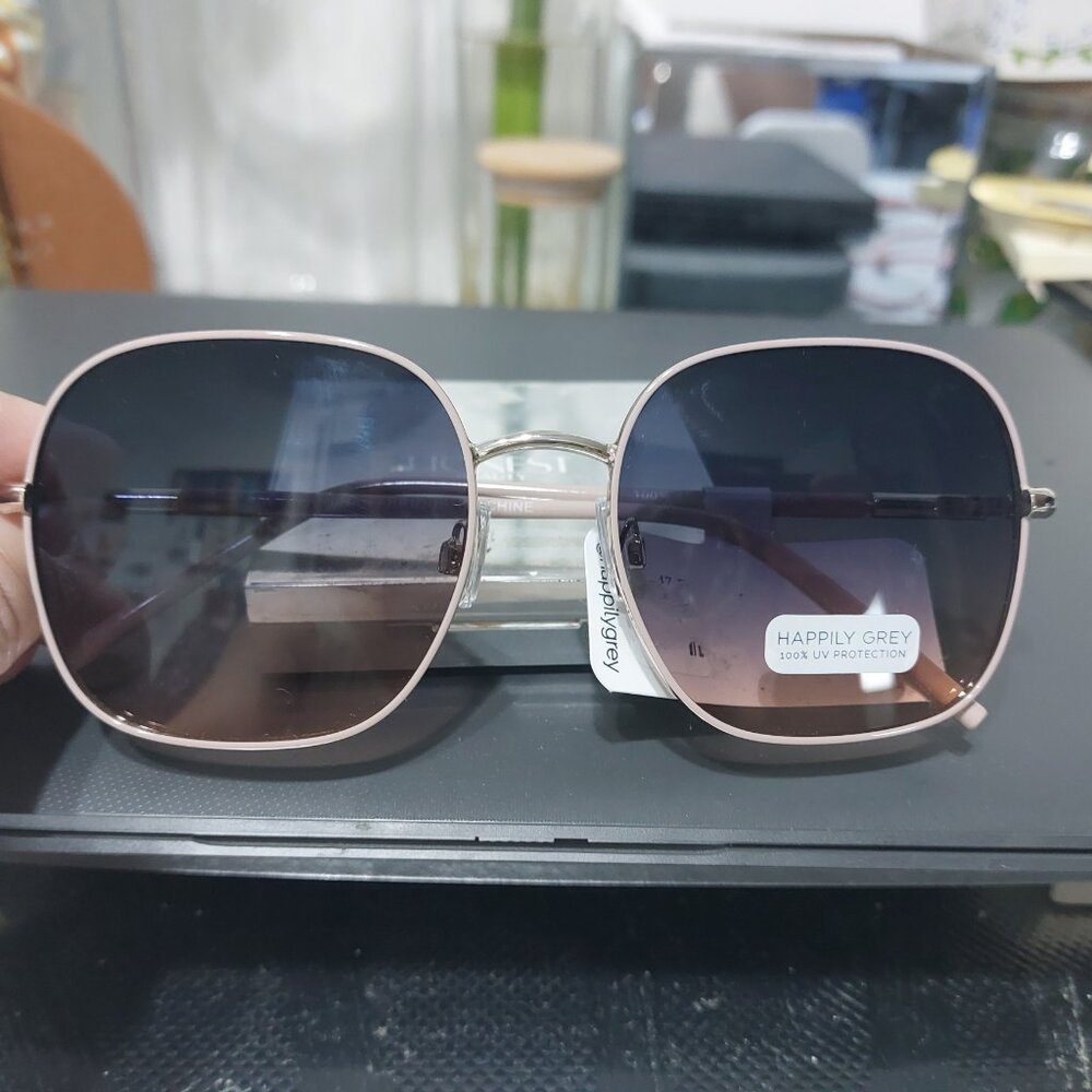 Happily Grey Sunglasses Beautiful Frame and Arms Trendy Modern Summer Must Haves